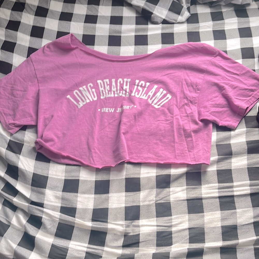 Long Beach Island Off the Shoulder Tee. SIZE L $10